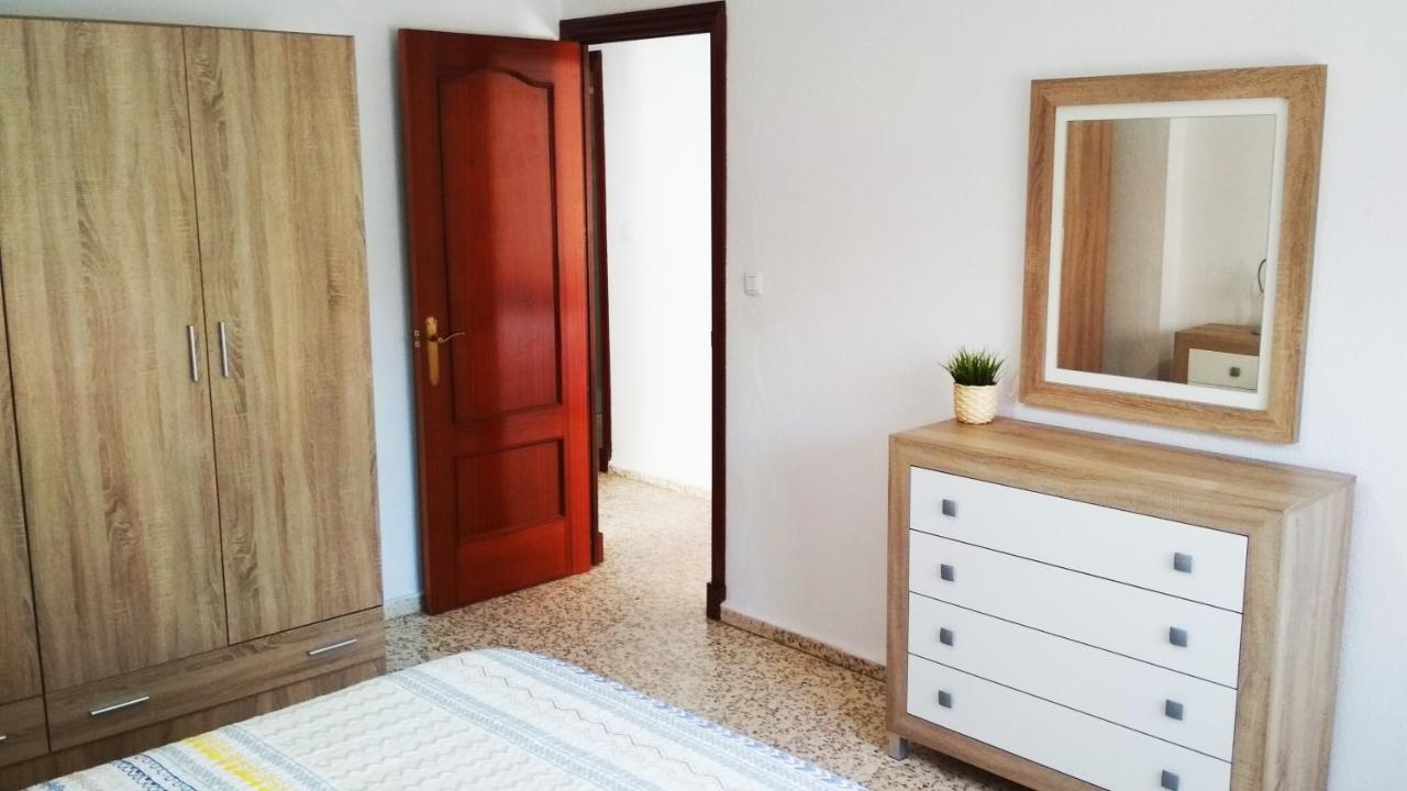 Apartamento Villa De Rota - Vista Mar, 135M2, Terraza, Sat Tv Y Mas Exterior photo